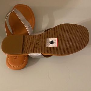UGG sandles